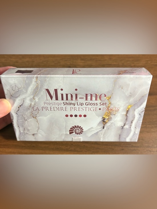 Paris Liquid Touch & Mini-me Lip Gloss Set in Burgundy - Picture 3 of 10